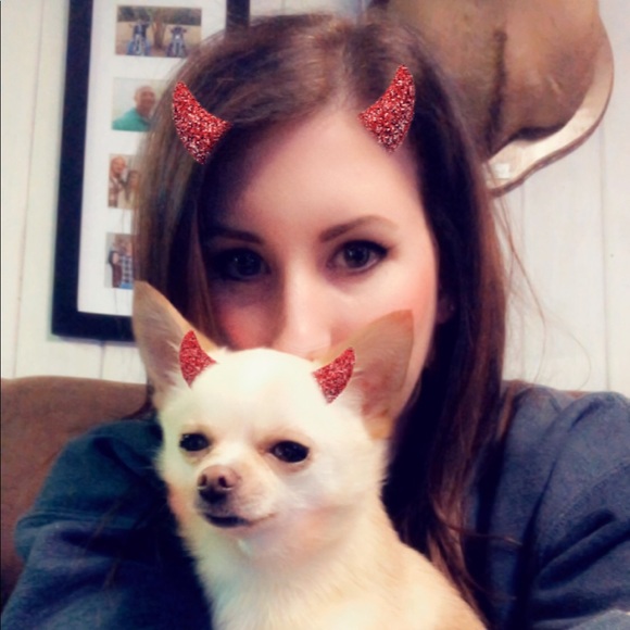 Meet your Posher! 🖤 - Picture 3 of 4